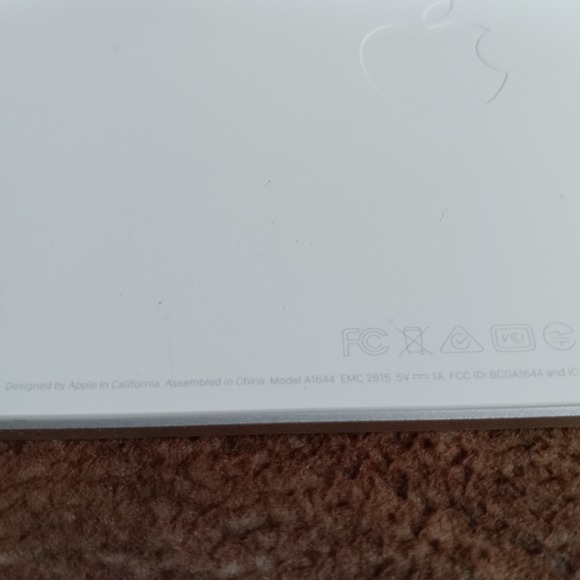 Apple Magic Keyboard A1644 Wireless Bluetooth Aluminum Silver Full Size - Picture 7 of 8